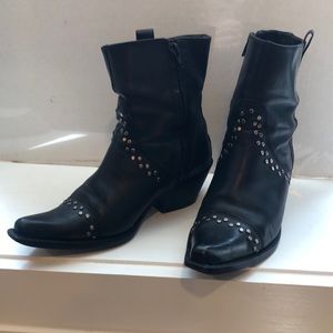 PENNY LOVES KENNY BLACK LEATHER STUDDED BOOTIES